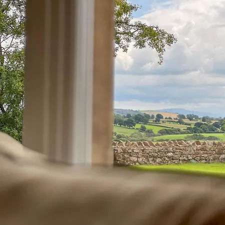 Tatil Evi High House Cottage, In A Rural Setting With Garden, Bbq & Hot Tub *