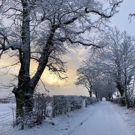 High House Cottage, In A Rural Setting With Garden, Bbq & Hot Tub *