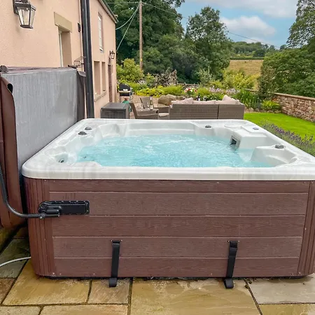 Σπίτι διακοπών High House Cottage, In A Rural Setting With Garden, Bbq & Hot Tub *