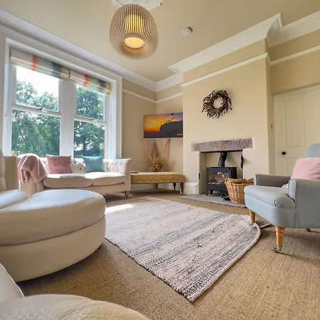 Tatil Evi High House Cottage, In A Rural Setting With Garden, Bbq & Hot Tub